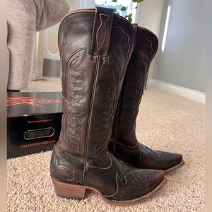 Freebird Willie, black, size 9.